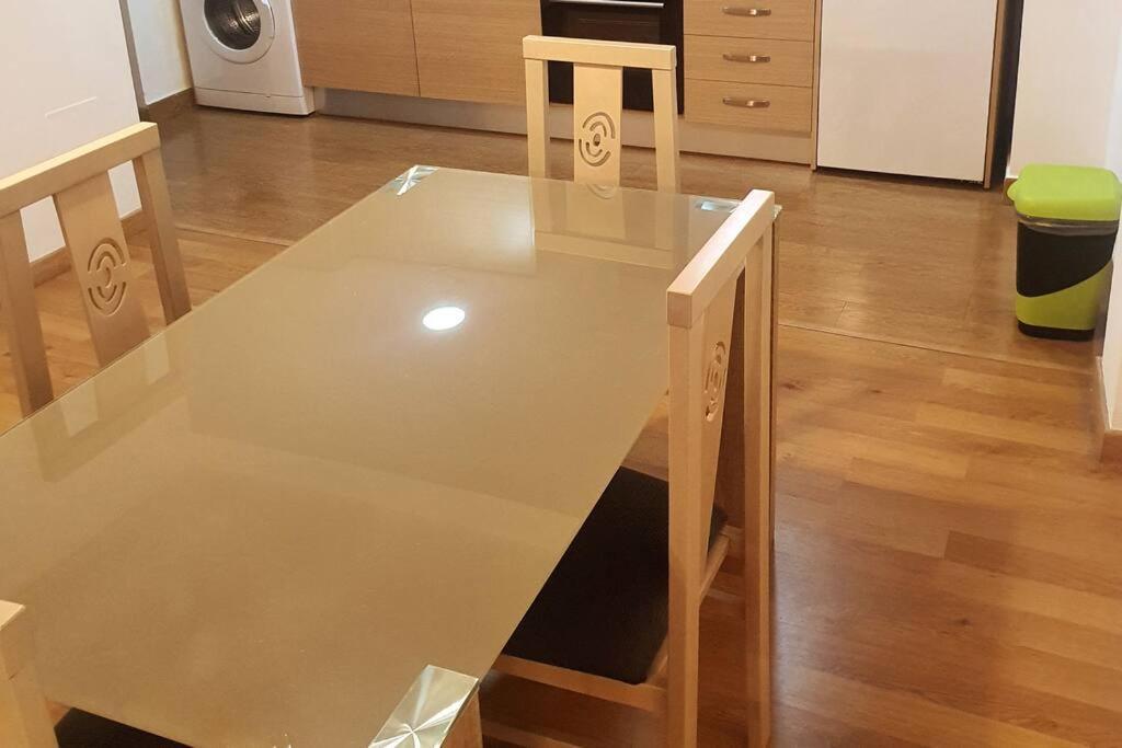 4F, Aire Acondic, 80M2, 2 Dormitorios, 4 Huespedes, Wifi Gratis La Línea de la Concepción Eksteriør bilde